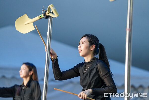 ▲▼朱宗慶打擊樂團領銜演出，將地球深處的能量轉化為節奏與樂音，讓現場觀眾沉浸在震撼人心的聲音交響中。（圖／縱管處提供，下同）