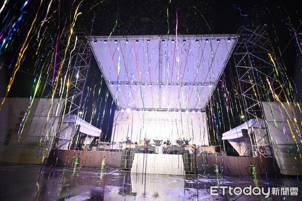 ▲▼朱宗慶打擊樂團領銜演出，將地球深處的能量轉化為節奏與樂音，讓現場觀眾沉浸在震撼人心的聲音交響中。（圖／縱管處提供，下同）