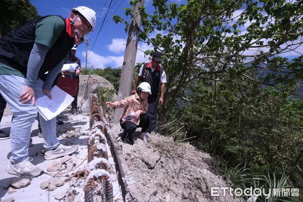 ▲▼花蓮縣政府編列3千萬經費作為提升赤柯山及六十石山農路品質改善工程。（圖／花蓮縣政府提供前風災會勘照片，下同））