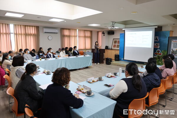 ▲▼台東醫療院所到花蓮慈院與秀林鄉衛生所參訪，實地了解全人照護在醫療院所與偏鄉社區的落實模式。（圖／慈濟醫學中心提供，下同）