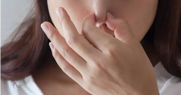 研究指出，聞自己屁味可預防阿茲海默症。（示意圖非當事人／photoAC）