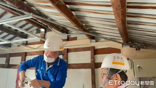 ▲台南做工行善團完成七股區第319戶修繕案，志工合力改善職災案家居住環境，讓生活重回正軌。（記者林東良翻攝，下同）