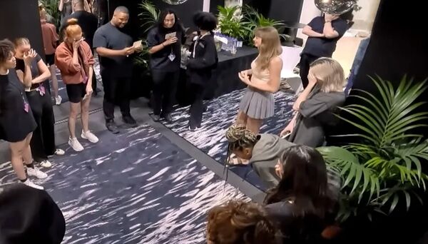 ▲泰勒絲發鉅額獎金給巡演員工。（圖／翻攝自網路）