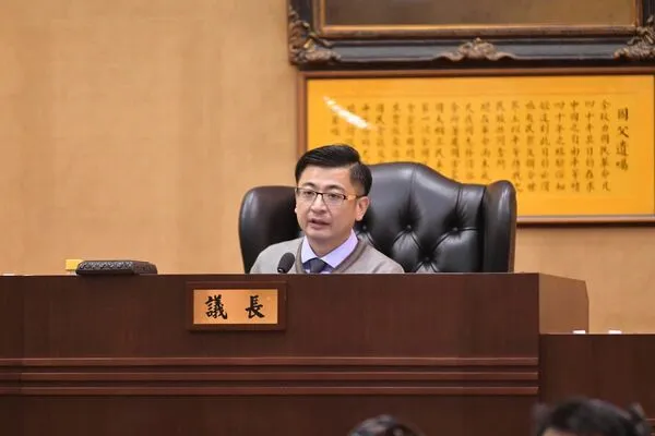 ▲▼與胞姊謝衣鳯爭選縣長？彰化縣議長謝典霖在臉書做出回應。（圖／翻攝自謝典霖臉書）