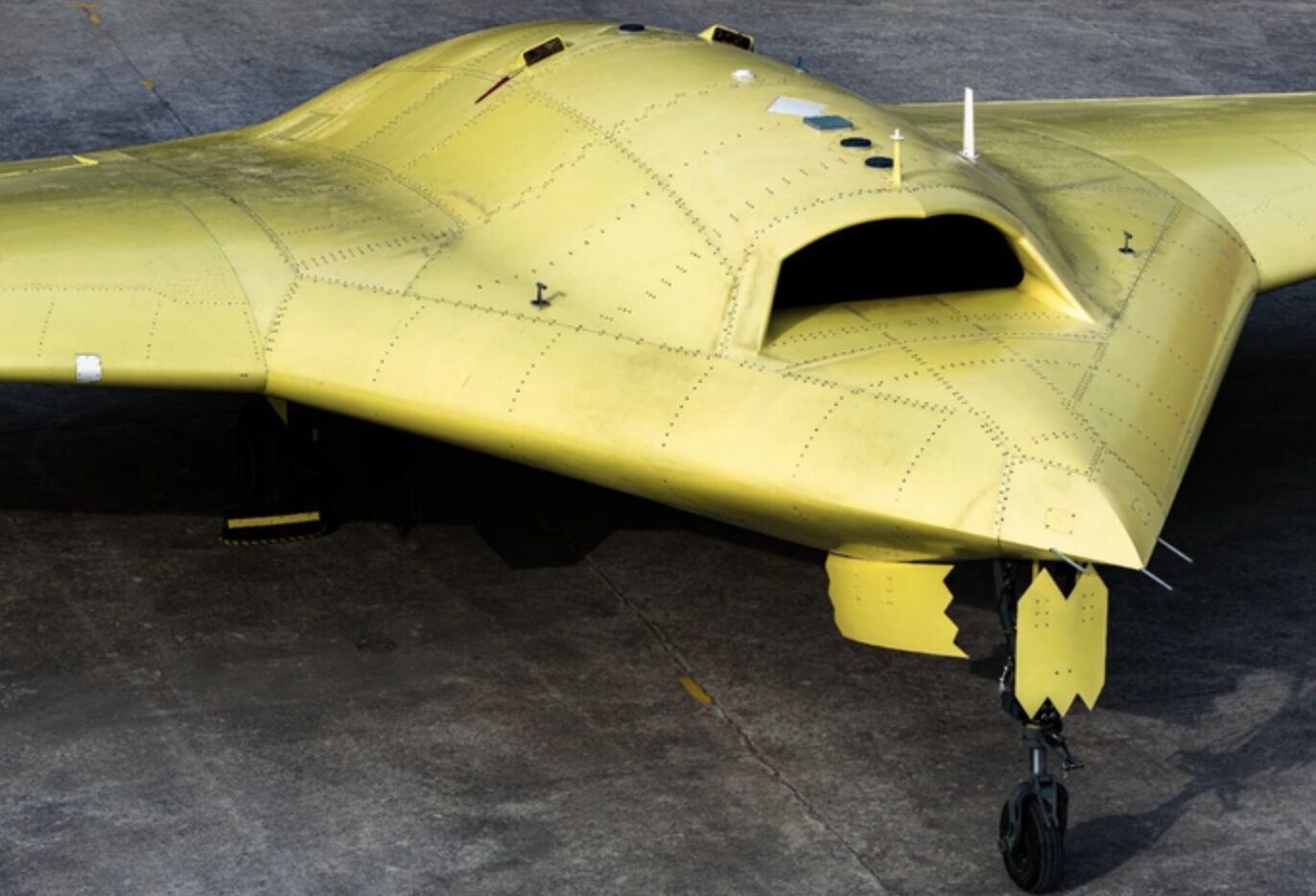 ▲大陸高空高速隱形無人機「彩虹-7」完成首飛。（圖／翻攝新京報）