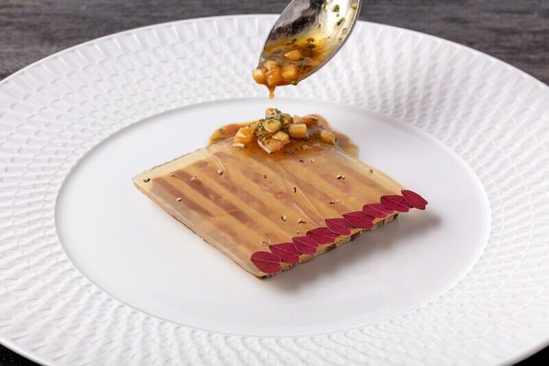 巴黎的餐桌精神在台北重現：Jean-Fran&ccedil;ois Pi&egrave;ge「Le Grand」十週年經典巡迴，於「CLOVER BELLAVITA」壓軸登場