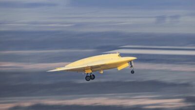 陸高速隱形無人機「彩虹-7」首飛成功　外型激似美B-2隱形轟炸機