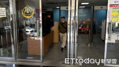 送襪子、手套都能放水！關務署集體貪污超傻眼...大律師助拚緩刑