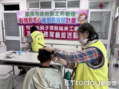 專業化身溫暖力量　台南理髮工會義剪為院生打造新髮型
