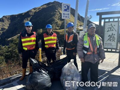 武嶺淪高山市集！觀星看日出製造垃圾　太管處加強稽查祭重罰