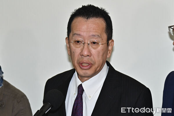 ▲國防部長顧立雄15日回應福麥國際爭議時情緒相當激動。（圖／記者李毓康攝）