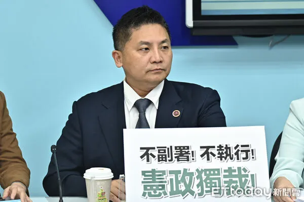 ▲▼立委吳宗憲出席國民黨團「財劃修法—卓揆不副署！不但違憲更是獨裁！」記者會。（圖／記者李毓康攝）