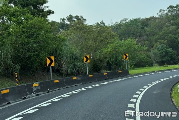 ▲▼高公局針對曲率半徑較小路段繪設視覺化減速標線及試辦急彎標誌。（圖／高公局提供）