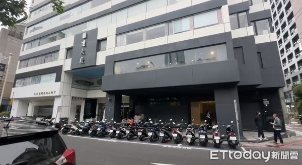 ▲▼ 西區圓通大廈,ＮＩＫＥ,勤美商圈            。（圖／記者陳筱惠攝）