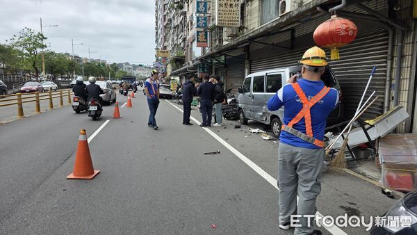 ▲▼基隆市仁一路毒駕，1死2傷。（圖／記者郭世賢翻攝）