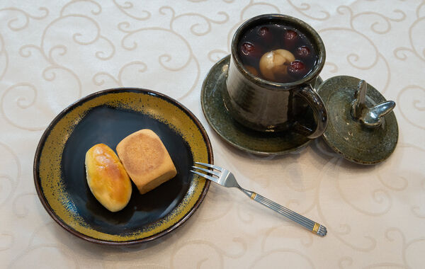 ▲▼總統賴清德邀請行政院長卓榮泰、考試院長周弘憲、行政院副院長鄭麗君、考試院副院長許舒翔，進行國政茶敘，副總統蕭美琴、總統府秘書潘孟安及副秘書長鄭俊昇也在座。（圖／總統府提供）