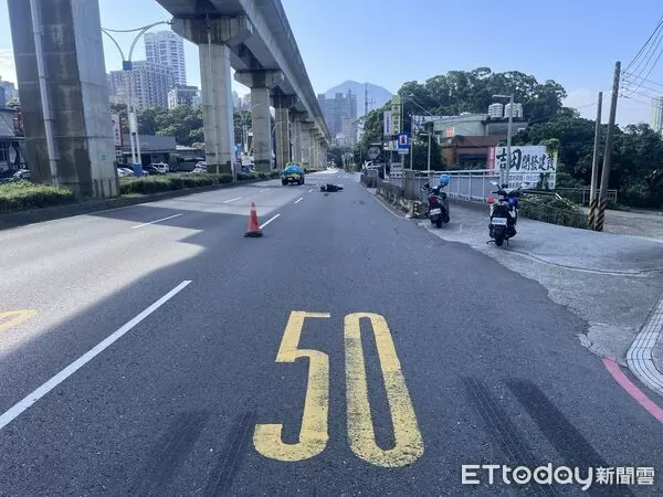 ▲▼吳姓女騎士事故後送醫不治             。（圖／記者陳以昇翻攝）