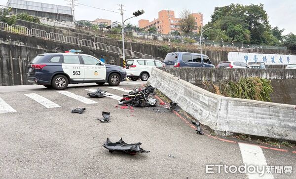 ▲▼台中20歲男越級駕駛大型重機　摔「一層樓高橋下」頭部重創亡。（圖／民眾提供）