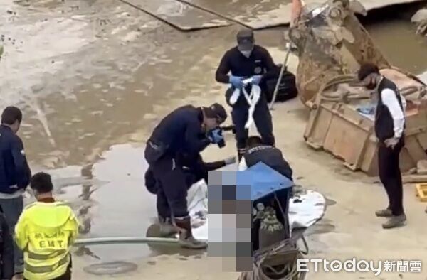 ▲桃園鐵路地下化工程工地發現一具男屍。（圖／民眾提供、下同）