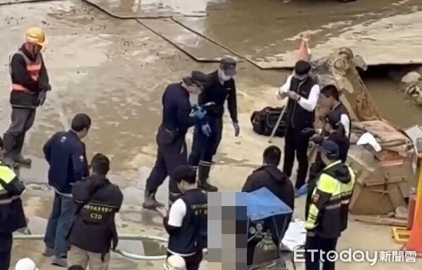 ▲桃園鐵路地下化工程工地發現一具男屍。（圖／民眾提供、下同）