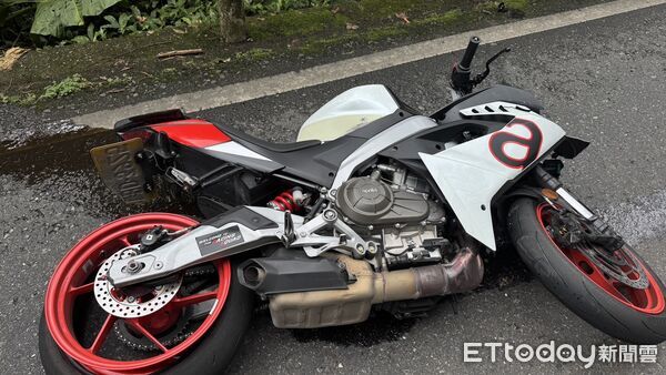 ▲▼王姓男子騎Aprilia RS 457北宜公路跑山自摔斷手             。（圖／記者陳以昇翻攝）