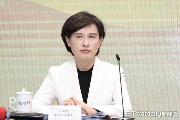 ▲▼行政院副院長鄭麗君出席「捍衛憲政秩序 行政院記者會」。（圖／記者徐文彬攝）