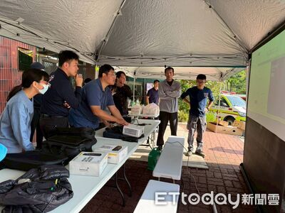 南消第四大隊操演救災指揮通信平台車　偏區災時通訊零時差