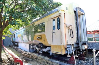 退役自強號「EMU100」變身土地公廟！