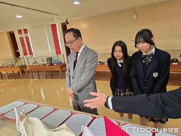 ▲日本山形城北高校399名師生來台進行教育旅行，分批走訪台南多處文化景點。（記者林東良翻攝，下同）