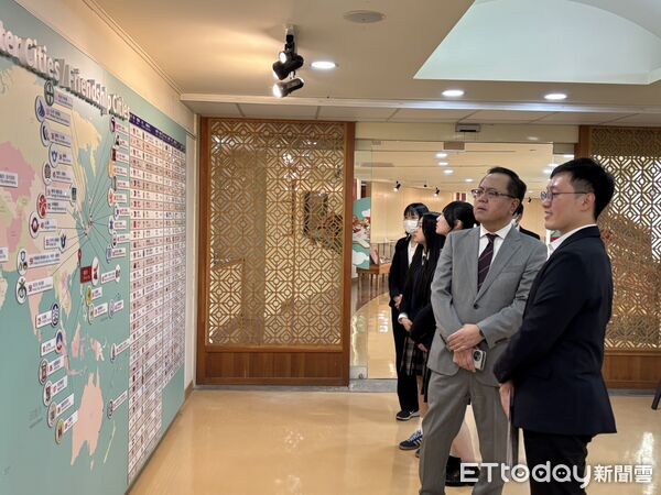 ▲日本山形城北高校399名師生來台進行教育旅行，分批走訪台南多處文化景點。（記者林東良翻攝，下同）