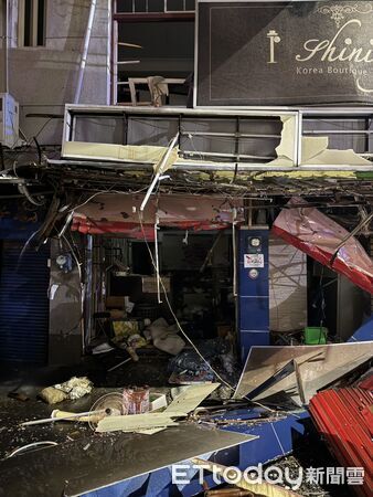 ▲台南新營民宅晚間驚傳氣爆。（圖／記者林東良翻攝）