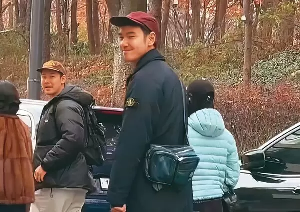 低調煲愛穩了／獨家！刪光網路足跡獲信任　阮經天韓國探視女友戀情穩