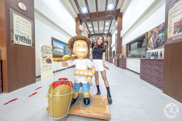 ▲▼雲林西螺免門票景點「瑞春醬油觀光工廠」，全台最大2500甕曬甕場！必吃獨家黑豆醬油冰淇淋。（圖／部落客桃桃提供）