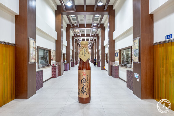 ▲▼雲林西螺免門票景點「瑞春醬油觀光工廠」，全台最大2500甕曬甕場！必吃獨家黑豆醬油冰淇淋。（圖／部落客桃桃提供）