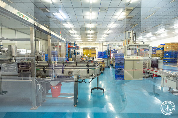 ▲▼雲林西螺免門票景點「瑞春醬油觀光工廠」，全台最大2500甕曬甕場！必吃獨家黑豆醬油冰淇淋。（圖／部落客桃桃提供）