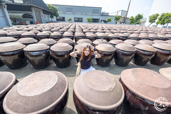 ▲▼雲林西螺免門票景點「瑞春醬油觀光工廠」，全台最大2500甕曬甕場！必吃獨家黑豆醬油冰淇淋。（圖／部落客桃桃提供）