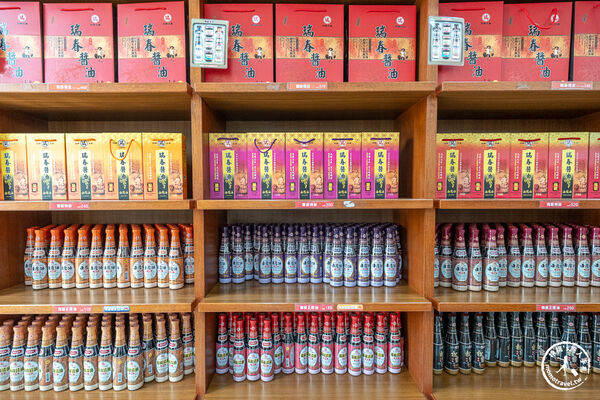 ▲▼雲林西螺免門票景點「瑞春醬油觀光工廠」，全台最大2500甕曬甕場！必吃獨家黑豆醬油冰淇淋。（圖／部落客桃桃提供）