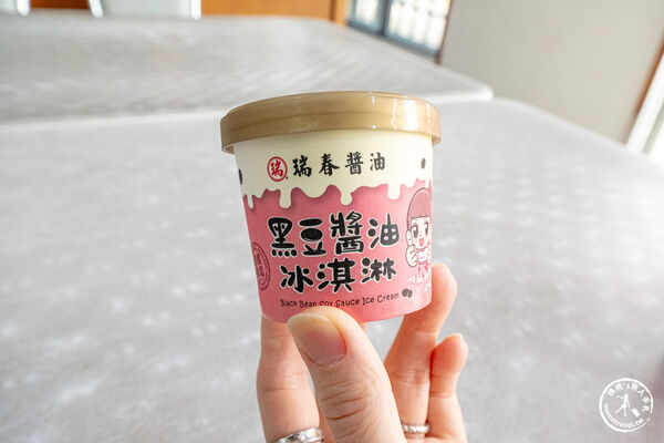 ▲▼雲林西螺免門票景點「瑞春醬油觀光工廠」，全台最大2500甕曬甕場！必吃獨家黑豆醬油冰淇淋。（圖／部落客桃桃提供）