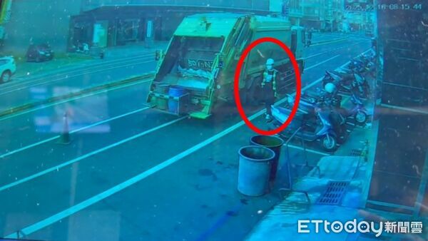 ▲台南女清潔員遭賓士撞死，撞擊瞬間曝光。（圖／記者林東良翻攝，下同）