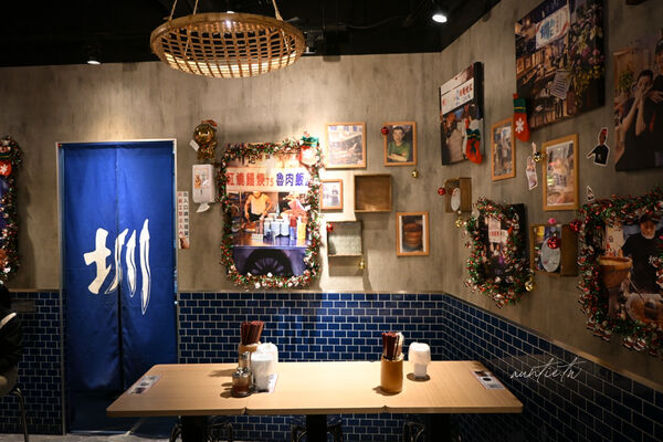 ▲▼基隆廟口夜市六十年老店「圳記紅燒鰻」，鬆軟紅燒鰻魚，清甜湯頭。（圖／部落客水晶提供）