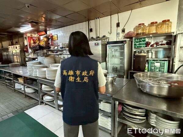 ▲▼高雄一家飯店疑似爆發集體食物中毒。（圖／記者許宥孺翻攝）