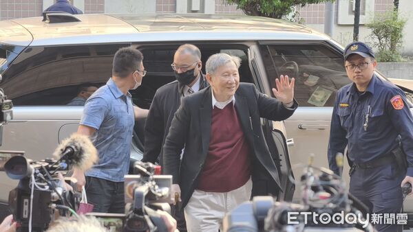 ▲▼台北地院審理京華城等案，16日續行檢方論告程序，被告沈慶京、應曉薇出庭。（圖／記者黃哲民攝）