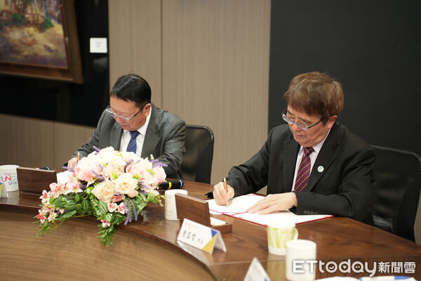 ▲正瀚生技與中興大學共建全球首座農業永續導向之「質譜AI中心」。（圖／記者游瓊華翻攝）