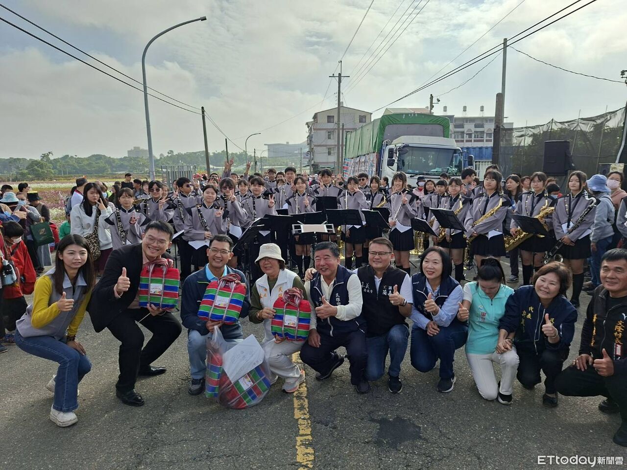 民雄花海火車主題12/13開幕 千人拔蘿蔔體驗攻略