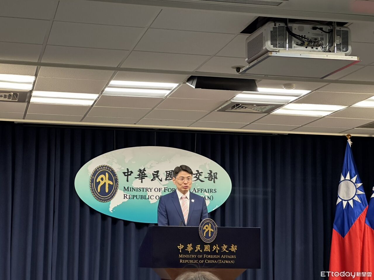 台茶商法國領獎遇鬧場嗆「是中國一省」 外交部:貽笑國際社會