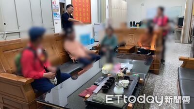 錯過末班車！斗南華山派出所警員送暖　助5山友搭車返家