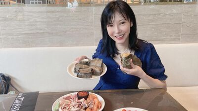 許嘉容一手麥克風一手畫筆　受邀辦畫展當公益畫家