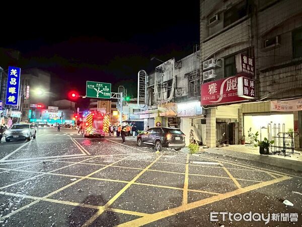 ▲台南市新營區日前發生疑似瓦斯外洩引發的氣爆事故，造成2人受傷送醫，消防局提醒民眾留意桶裝瓦斯使用安全。（記者林東良翻攝，下同）