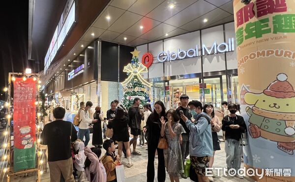 ▲Global Mall屏東市「20週年耶誕嘉年華」活動。（圖／記者陳崑福攝）