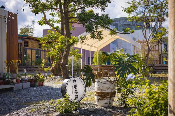 ▲▼台東大武巷弄裡的老宅咖啡廳「去那呼玩」。（圖／部落客黑皮提供）